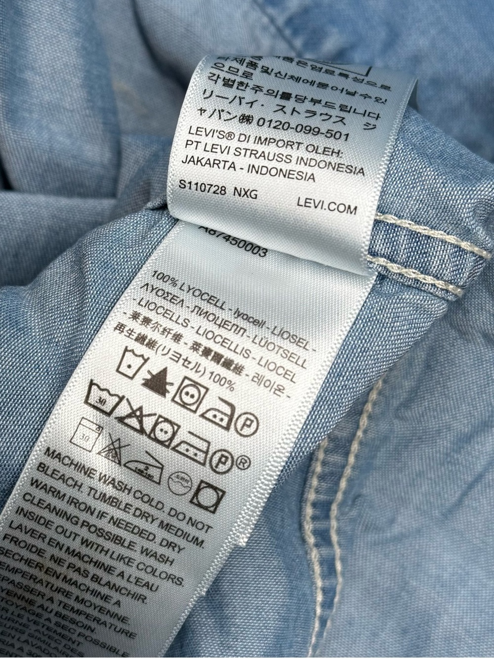 Levi's Light Blue Denim Button-Front Shirt with Red Logo Tab - Picture 6 of 6